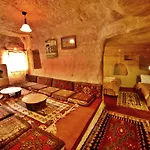 Cave Seasons Deluxe Göreme