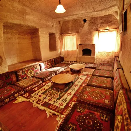 Cave Seasons Deluxe Göreme
