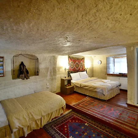 Cave Seasons Deluxe 2* غوريمِيه