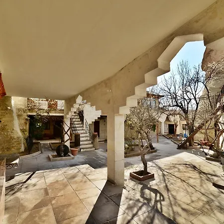 Cave Seasons Deluxe Bed & Breakfast 2*