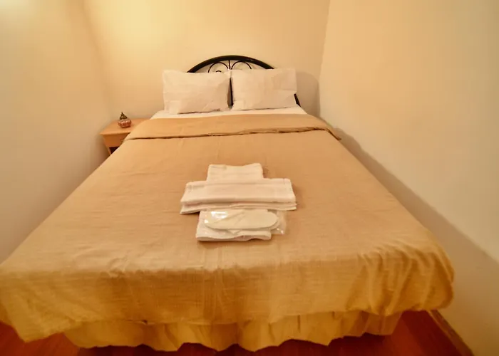 Cave Seasons Deluxe Bed & Breakfast 2*