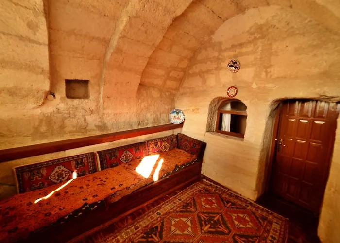 Cave Seasons Deluxe Bed & Breakfast